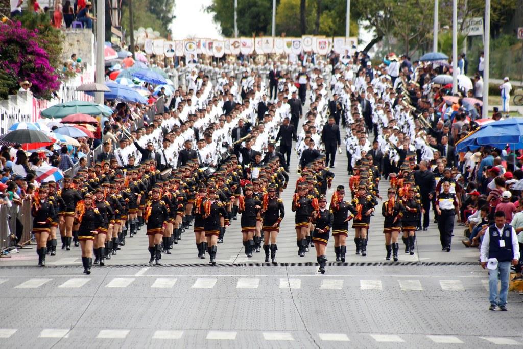 Desfile cívico militar 5 de mayo (Sergio Cervantes)