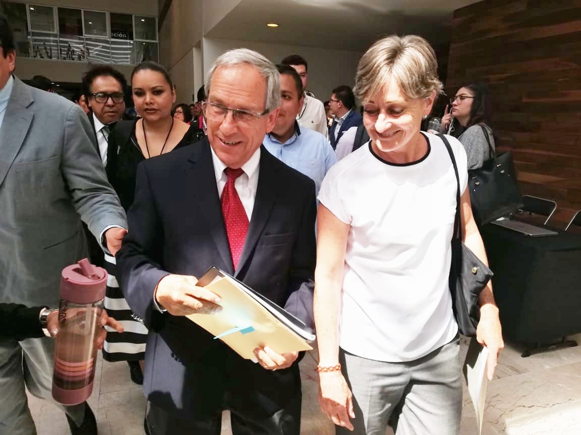 En entrevista, el candidato común del PAN, PRD y MC aseguró que la campaña negra sigue aumentando en su contra  (J. Zambrano)