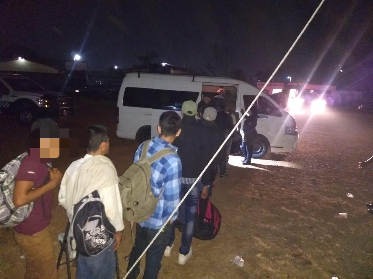 Los migrantes fueron rescatados por policías estatales. (SSP Veracruz)