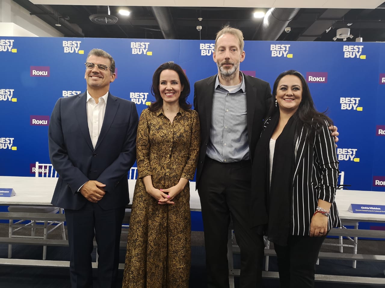 Best Buy México y Roku donaron miles de pantallas (Especial)