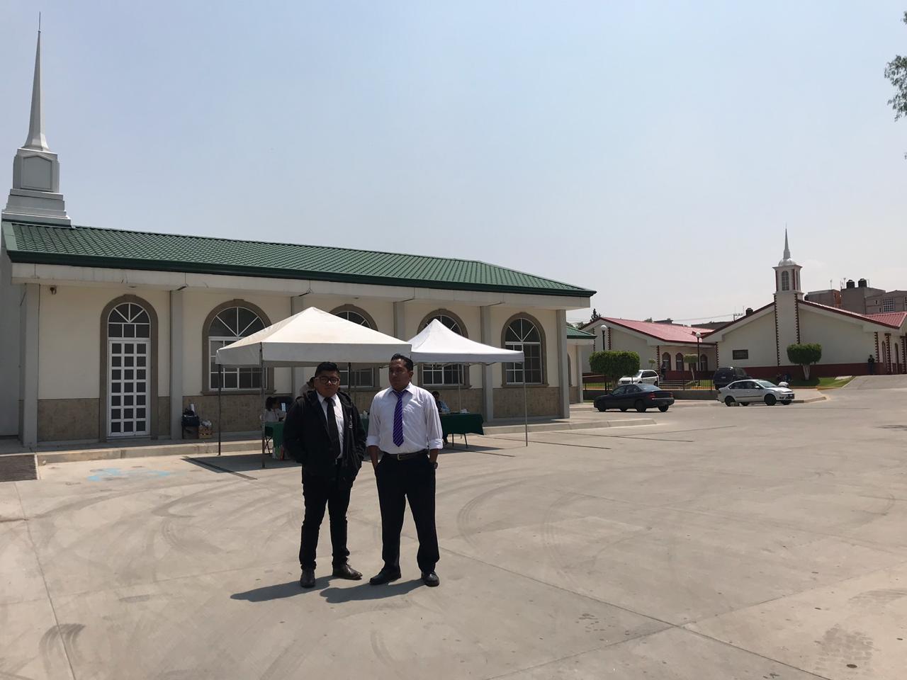 La ceremonia religiosa se realiza de manera privada en un templo mormón, en Iztapalapa.  (Pedro Domínguez)