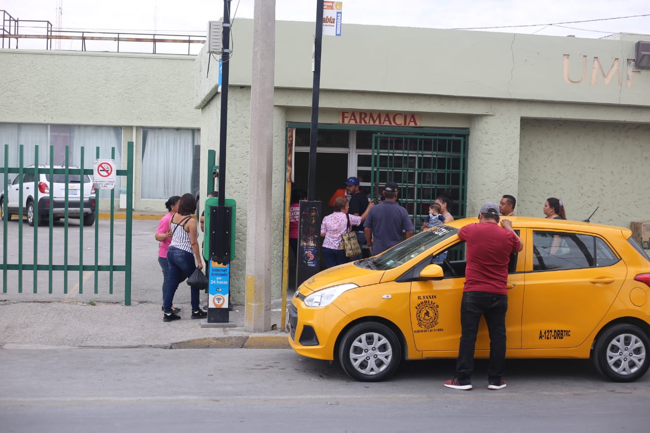 La farmacia del Unidad Médico Familiar Número 80 del Instituto Mexicano del Seguro Social, sí está abierta. (Rolando Riestra)