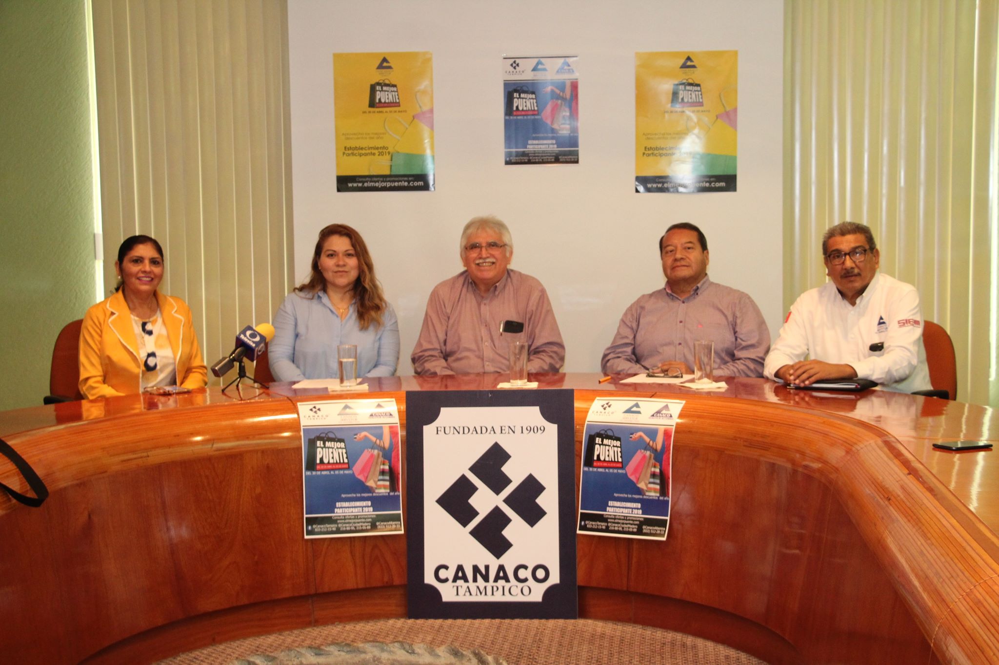 Integrantes de la Cámara Nacional de Comercio en la Zona Conurbada (José Luis Tapia)