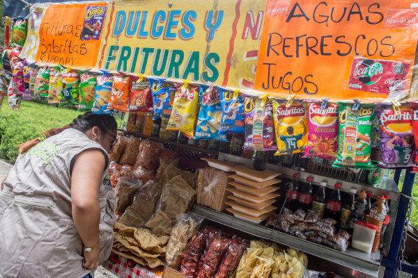 En México, el comercio informal tiene una tendencia al alza, afirma Cuauhtémoc Rivera, presidente de la Alianza Nacional de Pequeños Comerciantes. |Cu