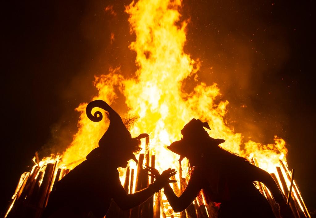 El Walpurgis, la noche de las brujas, es una tradición pagana que se realiza desde los siglos VII y IX después de nuestra era (EFE)
