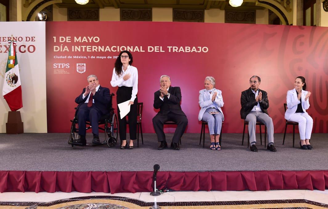 Luisa María Alcalde, secretaria del Trabajo, aseguró que enviaron invitaciones genéricas a todos los líderes sindicales con el Presidente (Presidencia