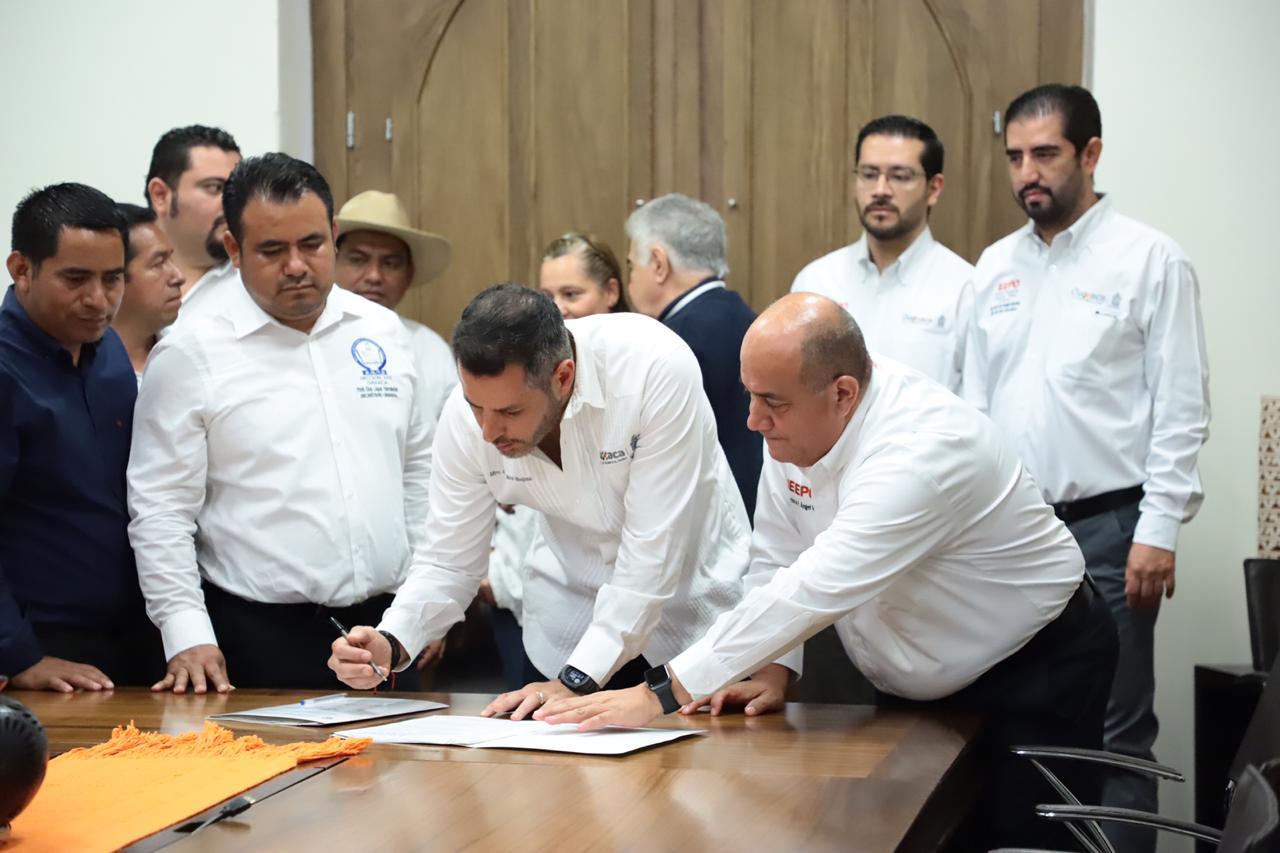 Murat recibió a los maestros en palacio de gobierno. (Especial)