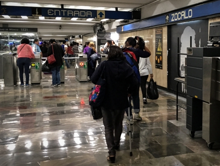 Actualmente no se cuenta con basureros dentro del Metro de CdMx. | Cuartoscuro