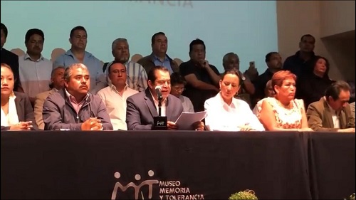 En conferencia de prensa anunció la formación de una nueva agrupación política. (Especial)