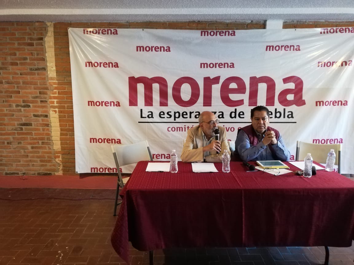 El diputado federal Guillermo Arechiga Santamaría, en conferencia de medios