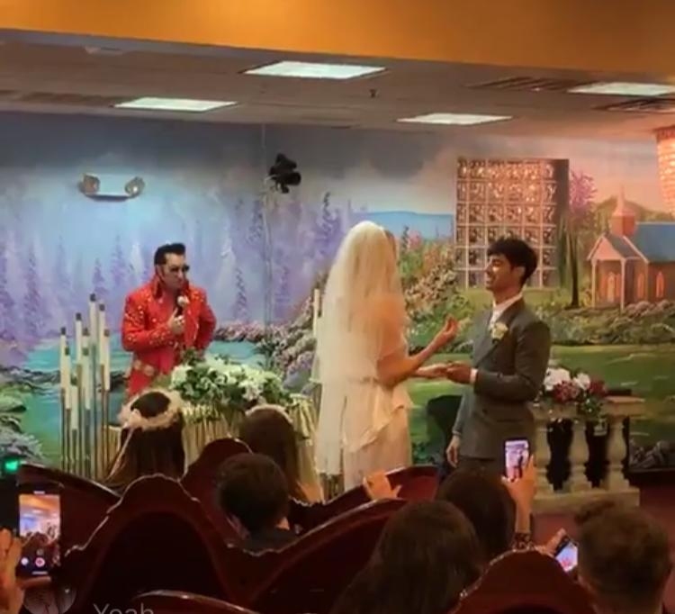 Sophie Turner y Joe Jonas (Captura de pantalla).