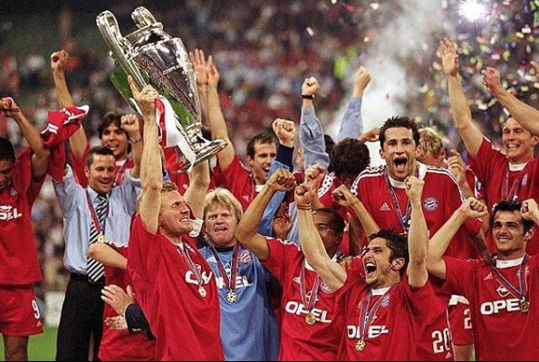Stefan Effenberg alzando la Champions League con el Bayern Múnich en el 2001 (Instagram: @stefan_effenberg_official)
