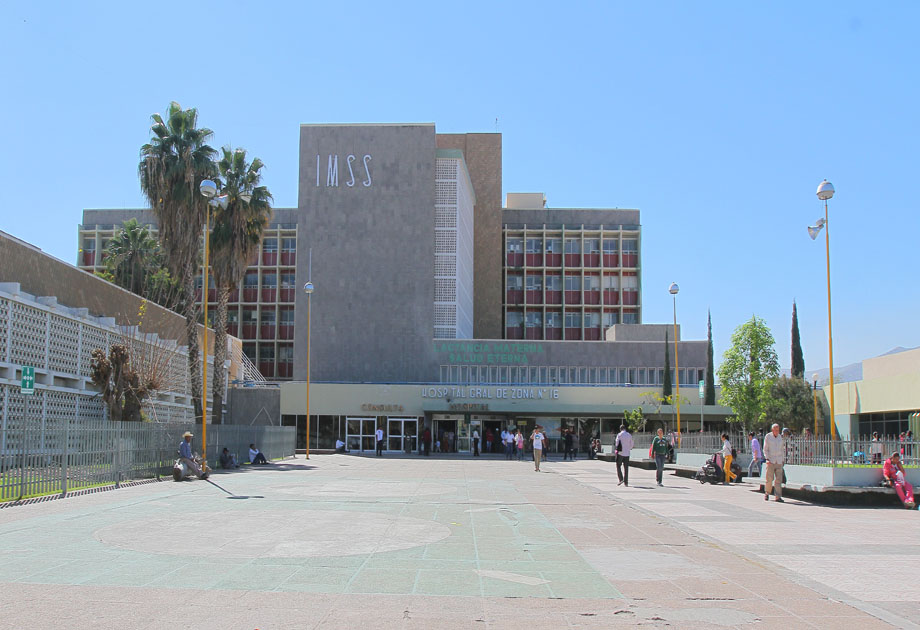 El accidentado fue trasladado de urgencia a la clínica número 16 del IMSS en Torreón. (Archivo)