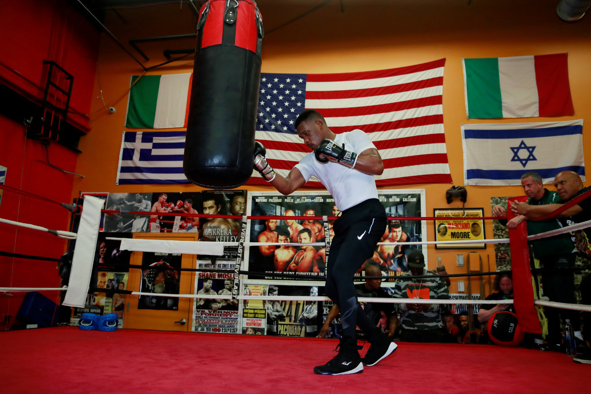 Daniel Jacobs tuvo que sacrificar algunos kilos para poder enfrentar a Saúl Álvarez (Reuters)