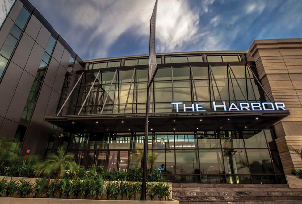 En 2018 el inventario de centros comerciales en México ascendió a 786; las aperturas en 2018 incluyen desarrollos mixtos como The Harbor en Mérida.