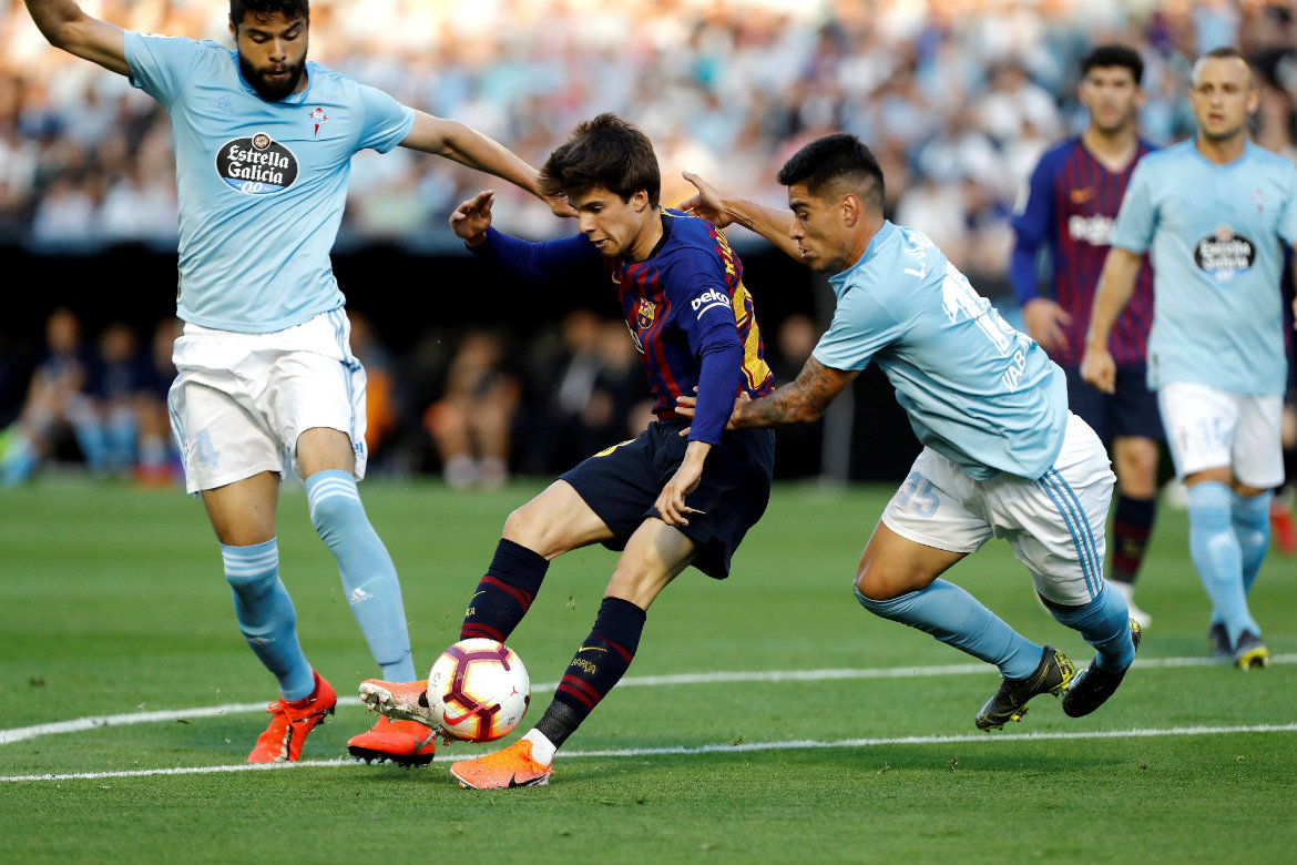 Con Néstor Araujo los 90 minutos, Celta de Vigo derrota a Barcelona (EFE)