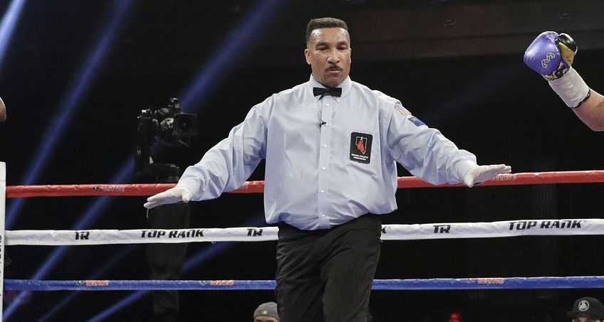 Tony Weeks, réferi de boxeo (AP)