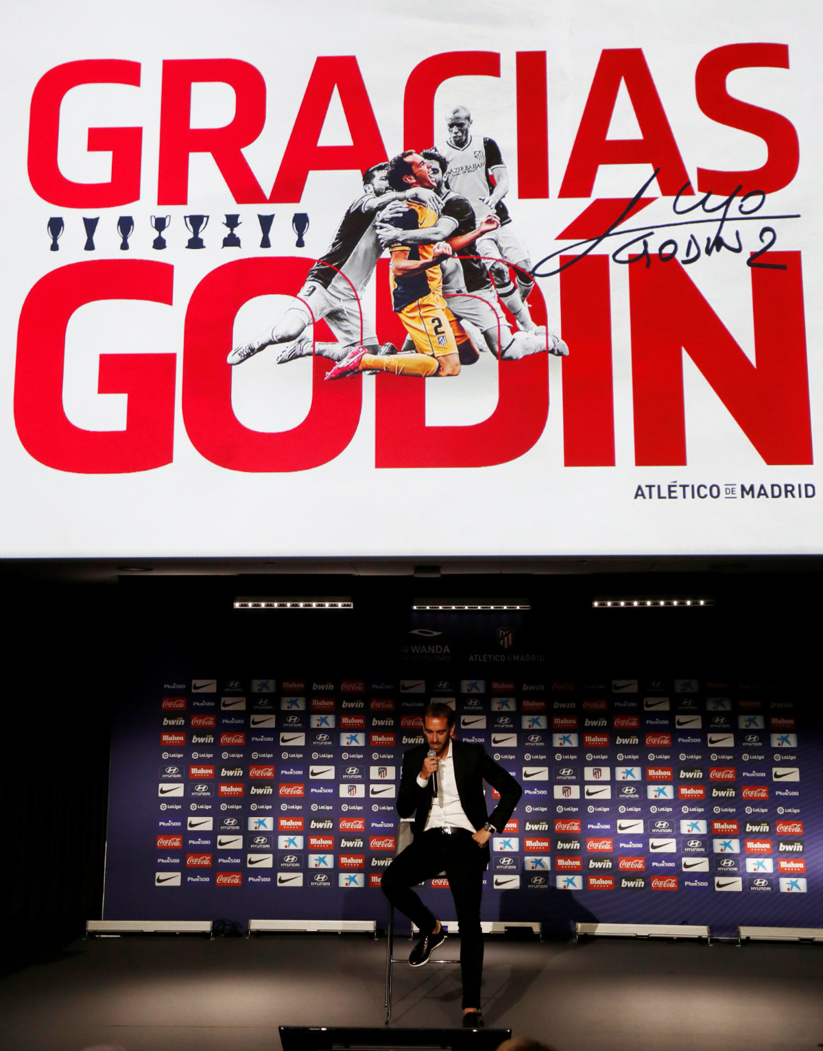 Diego Godín se despide del Atlético de Madrid (Reuters)