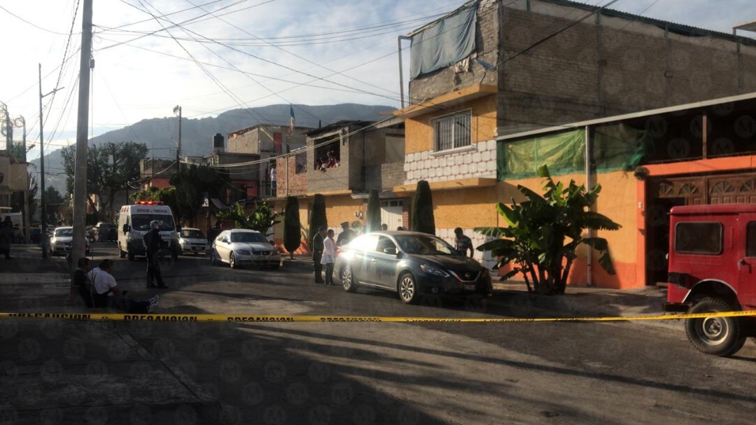 Elementos de la SSC hallaron el cadáver sentado en el asiento del copiloto. (Jorge Becerril)