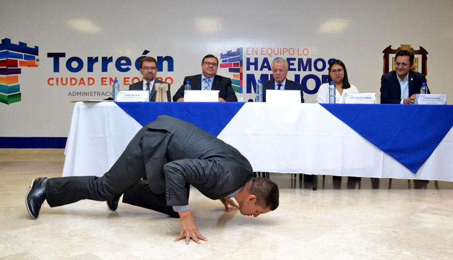 Argumenta que el ganó el premio gracias a su esfuerzo, disciplina y compromiso. (Luis Carlos Valdés)