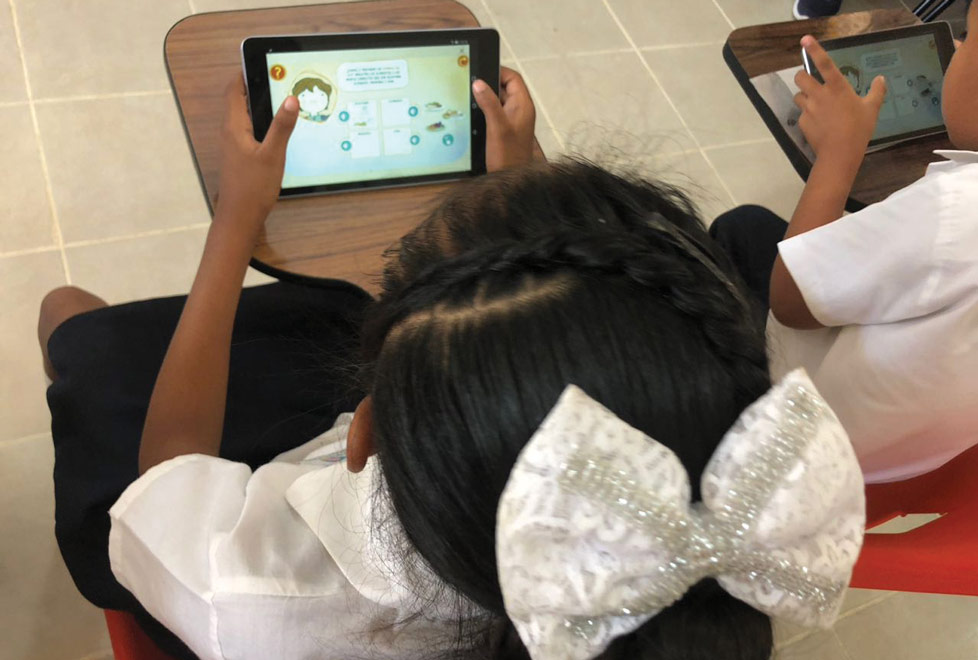 Los dispositivos inteligentes facilitan el acceso a los libros.
