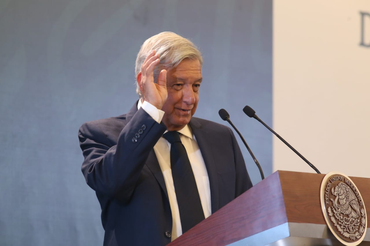 El presidente López Obrador citó una canción de Héctor Lavoe para desmentir a sus adversarios políticos. (Octavio Hoyos | Milenio)