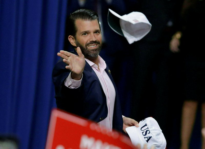 Es la primera citación conocida para un familiar del presidente Trump. (AP)