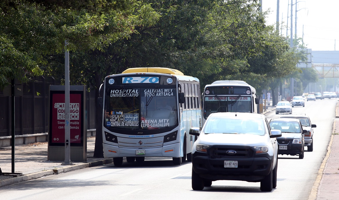 Escobedo destinará entre 60 y 80 unidades municipales, mientras que Apodaca ofrecerá un servicio de 30 camiones (Foto: Jorge López).