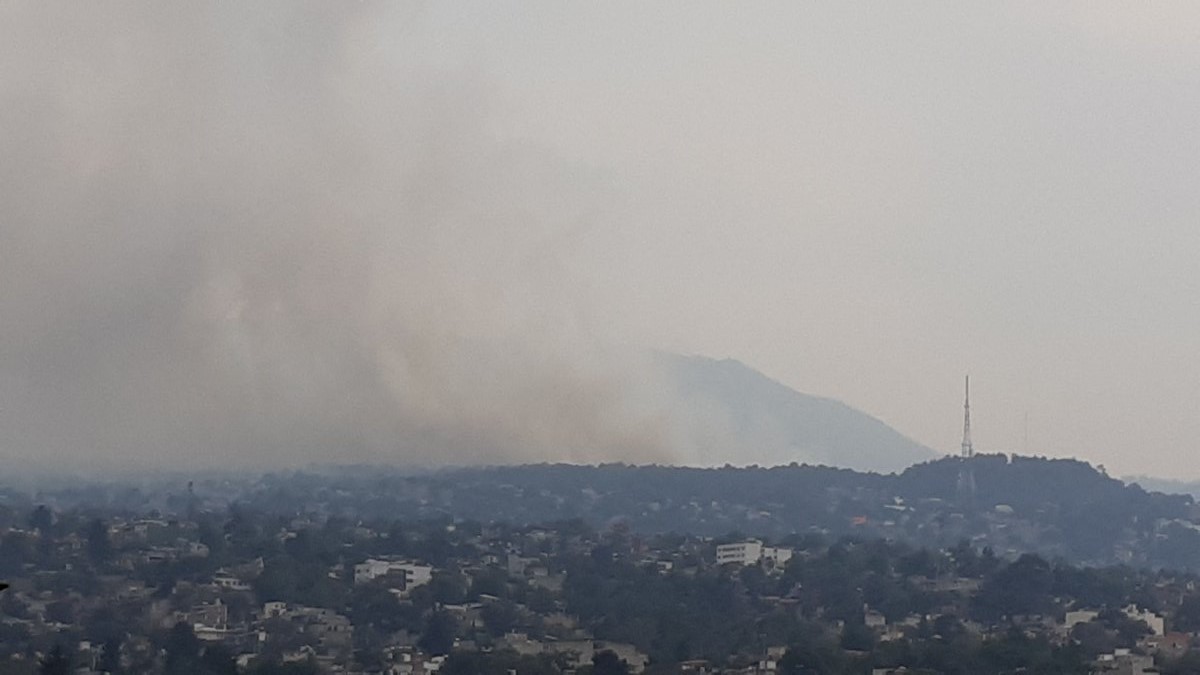 Incendio en pastizal de Tlalpan. (Tomadeo de @dcyon)