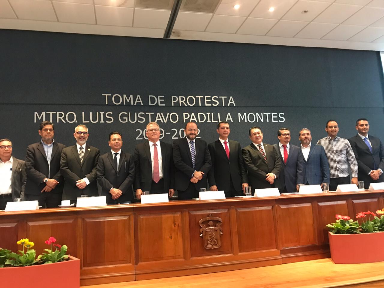 Luis Gustavo Padilla Montes toma protesta como rector del CUCEA (Elsa Martha Gutiérrez).
