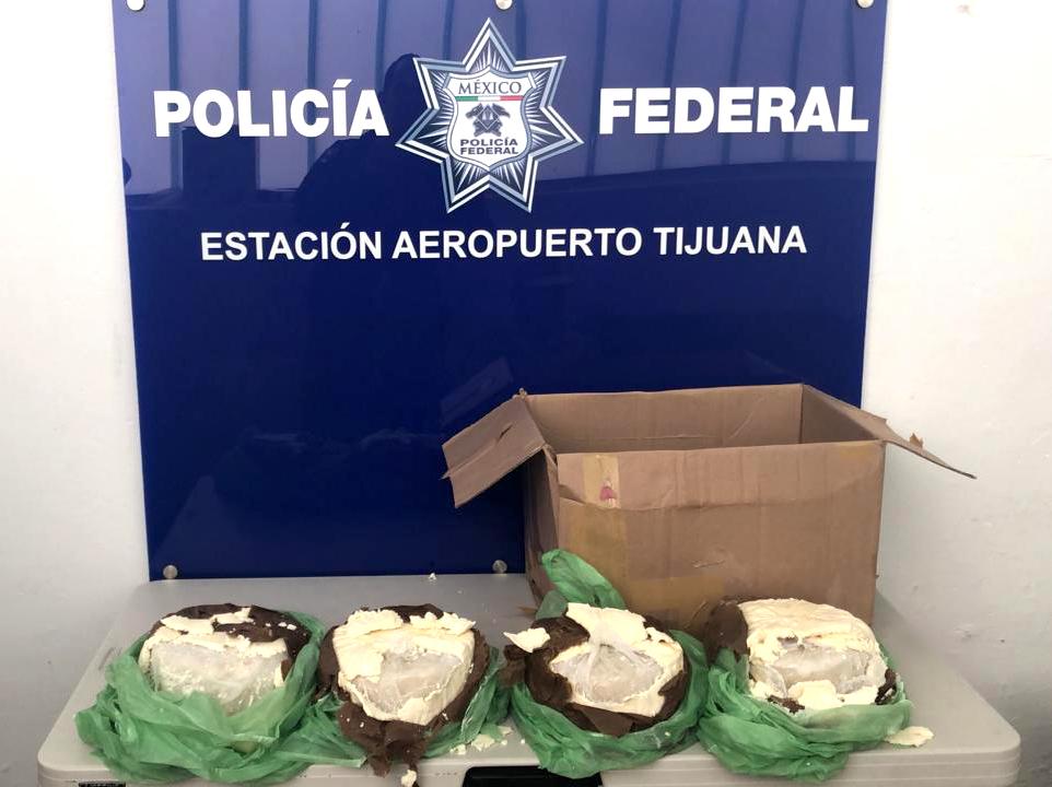La Policía Federal decomisó metanfetamina dentro de quesos. (Especial)