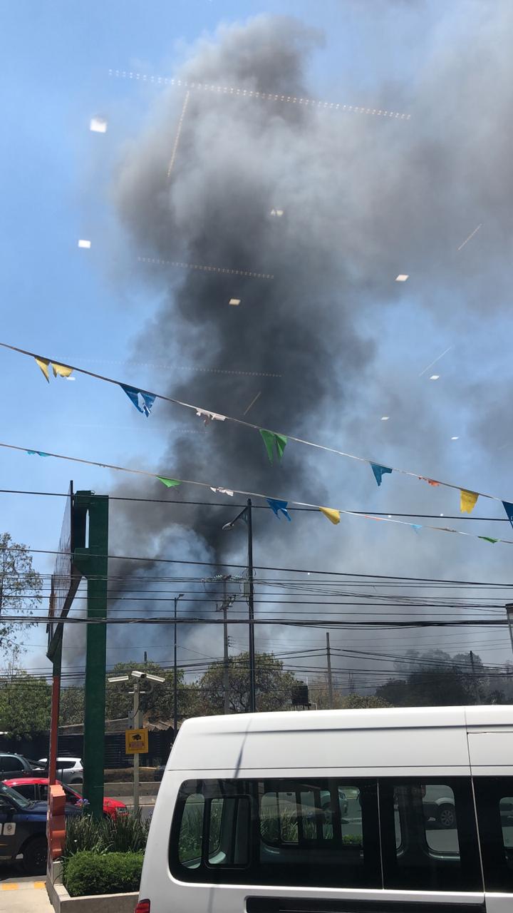 En Cuajimalpa se incendió un lote baldío; las autoridades trabajan para soficarlo/Ernesto A. Sánchez.
