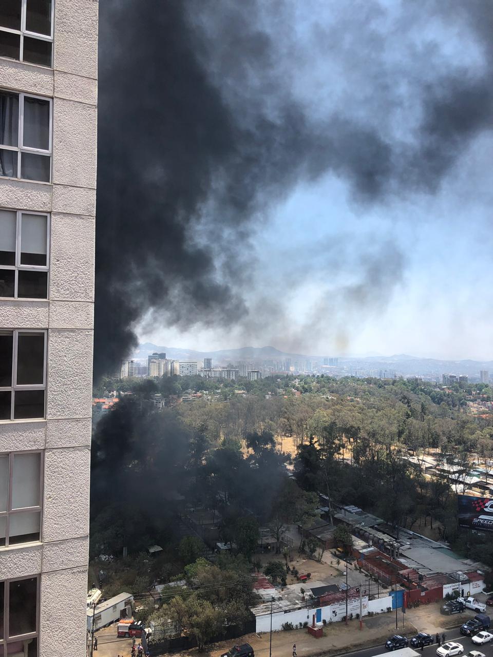 Cuerpos de rescate controlan incendio en Cuajimalpa/Ernesto Sánchez.