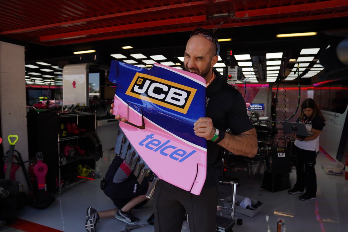 El luchador suizo mandó buenas vibras a Serio Pérez (@WWECesaro)