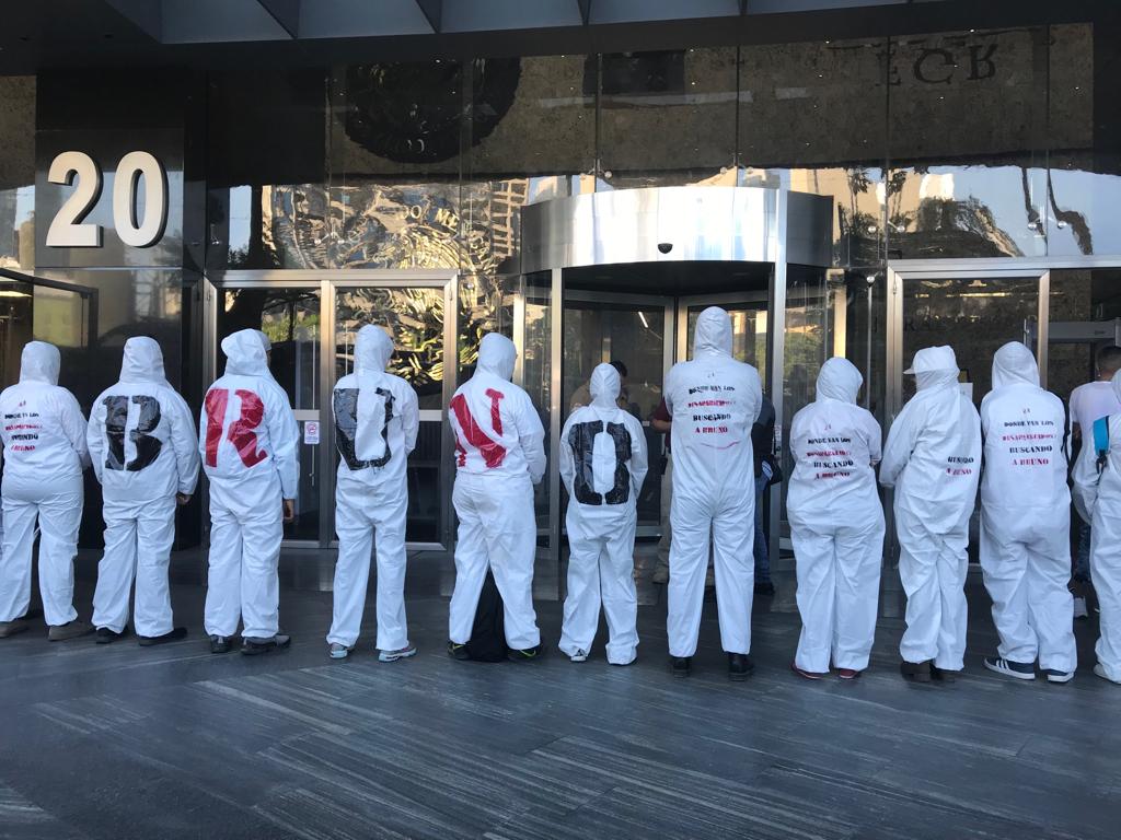 Protestan en la FGR por marino desaparecido hace un año/Ignacio Alzaga.