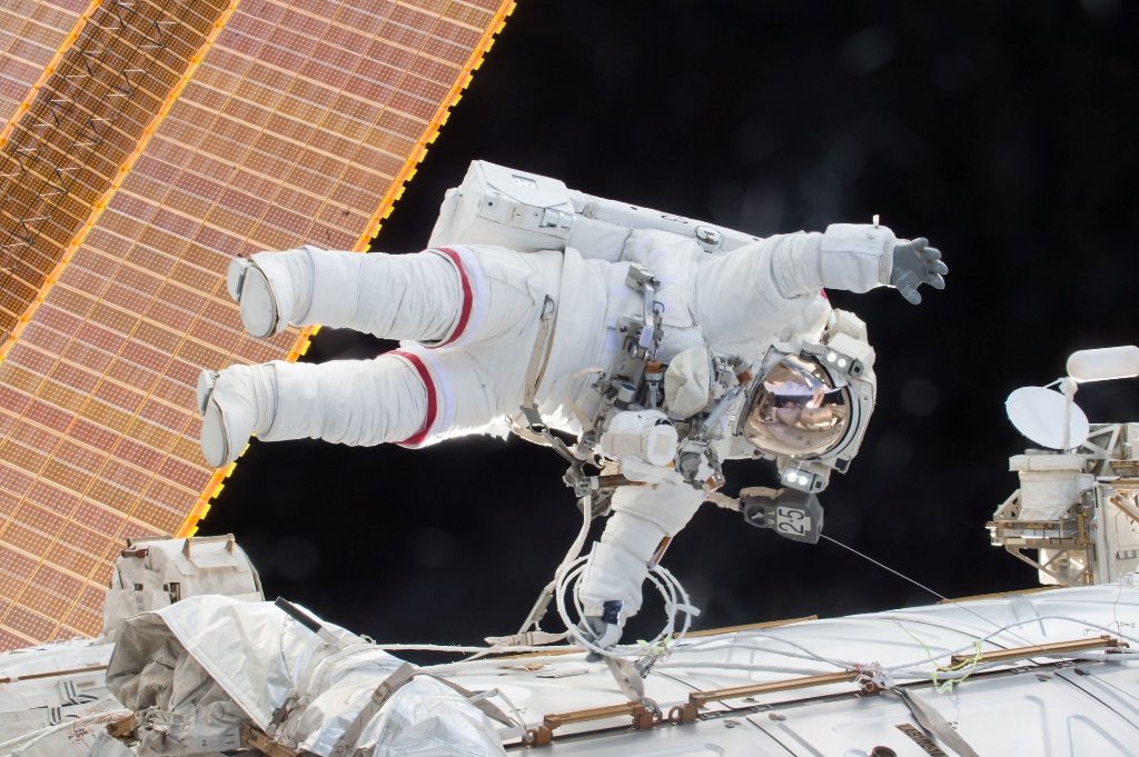 Al salir del planeta perdemos la protección de la radiación solar. (Especial)