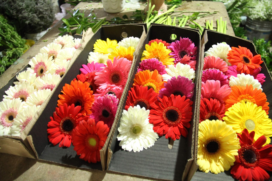 Venta de flores por el Día de las Madres en Torreón. (Michael Nájera)
