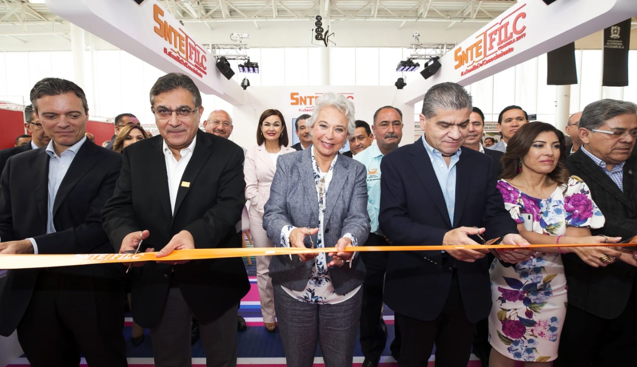 Olga Sánchez Cordero, titular de Segob, y Miguel Riquelme, gobernador de Coahuila, inauguran la edición 2019 de la Feria del Libro en la entidad  (Esp