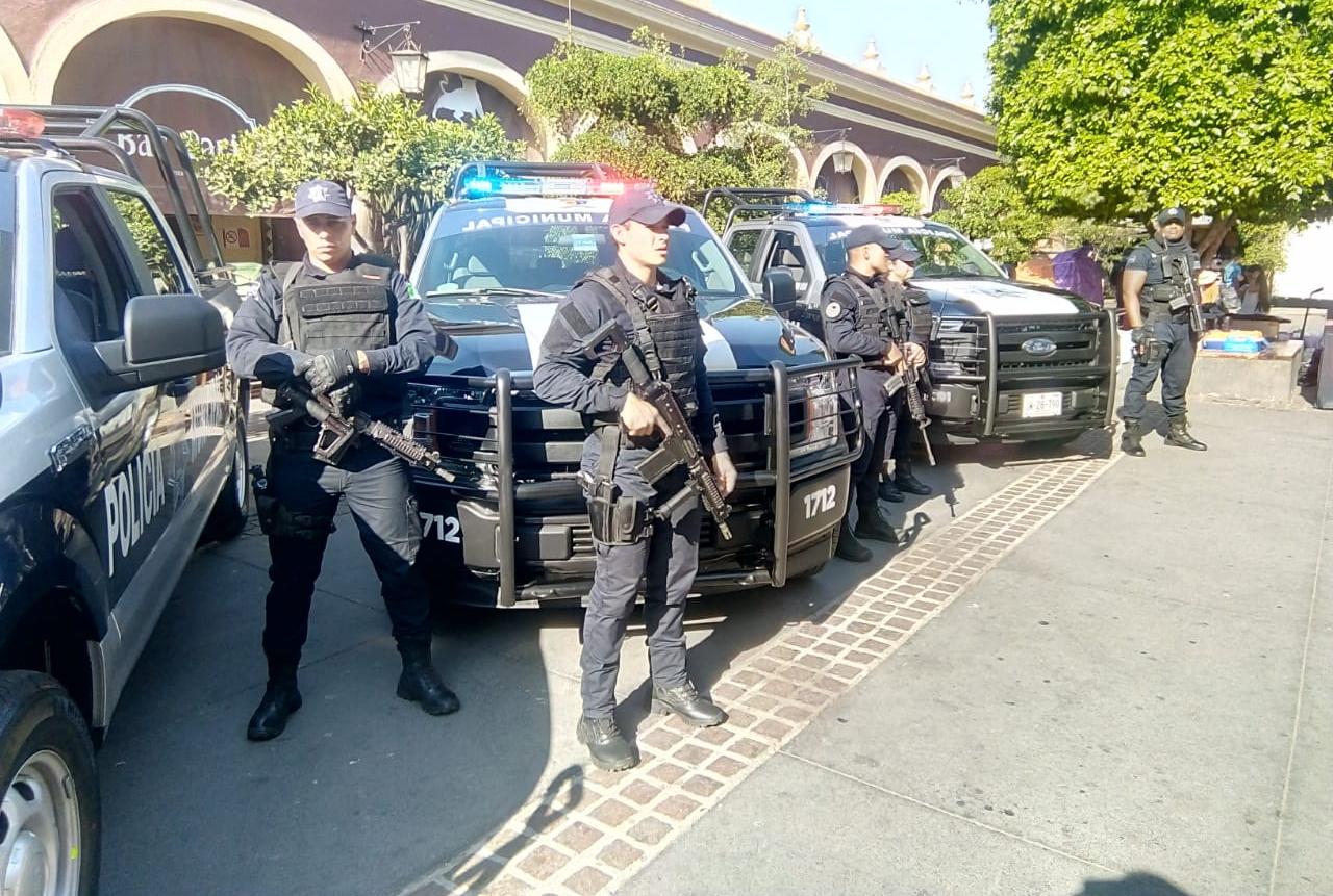 Policías de Tlaquepaque en patrullas (Martín Patiño).