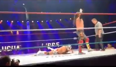 Silver King falleció durante función de lucha libre en Londres (Especial)