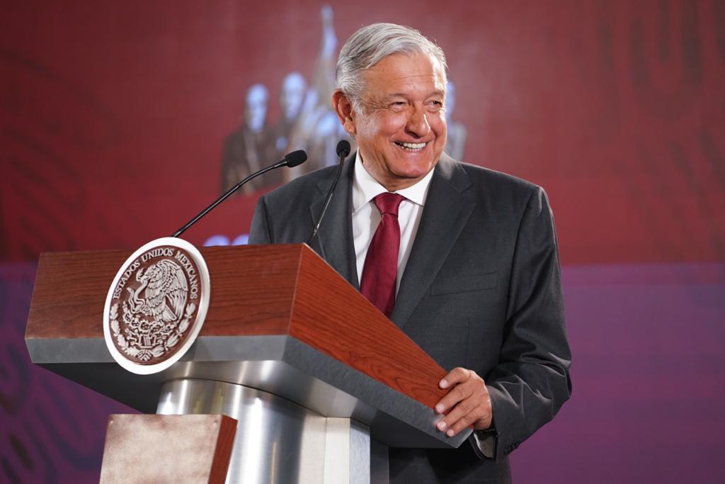 AMLo se reúne con funcionarios rumbo a segundo informe/Especial.