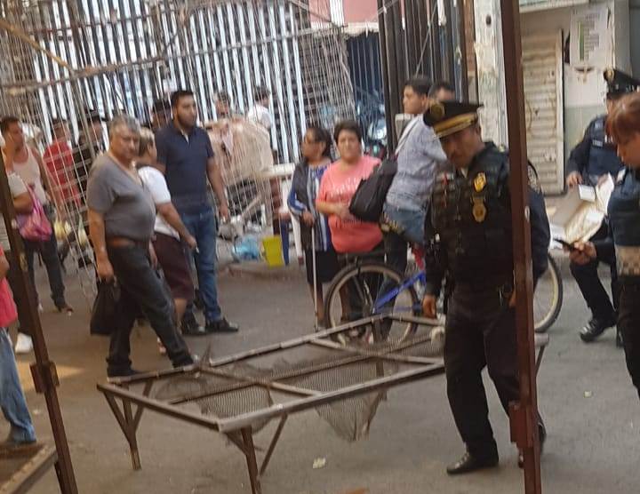 Balacera en el mercado de Tepito deja varios muertos.