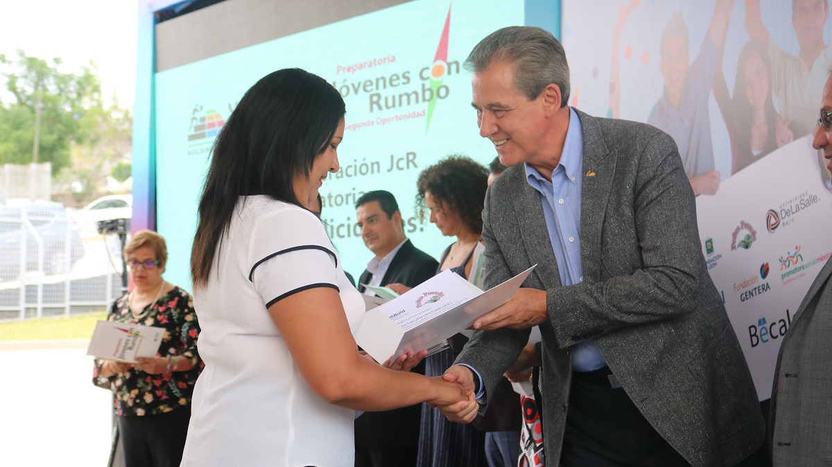 Cuestionan a alcalde de León