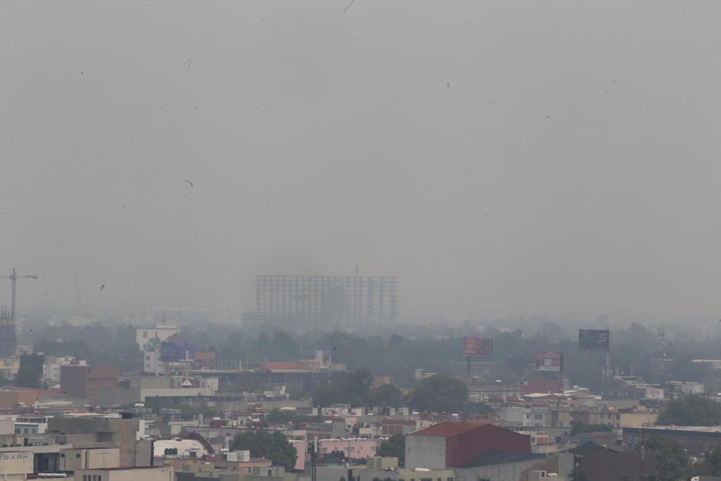 La jefa de Gobierno de la Ciudad de México, Claudia Sheinbaum, informó que prevalece un ambiente de contaminación y poca visibilidad. (Jorge Carballo)