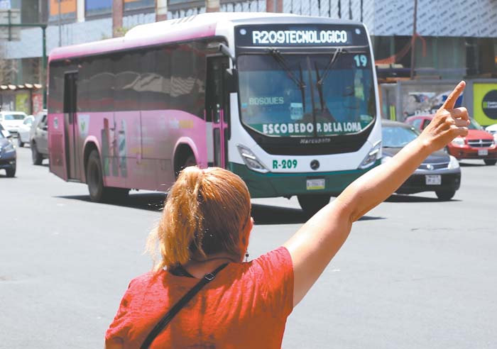Moisés López, experto en movilidad, también cuestionó la falta de información. RAÚL PALACIOS