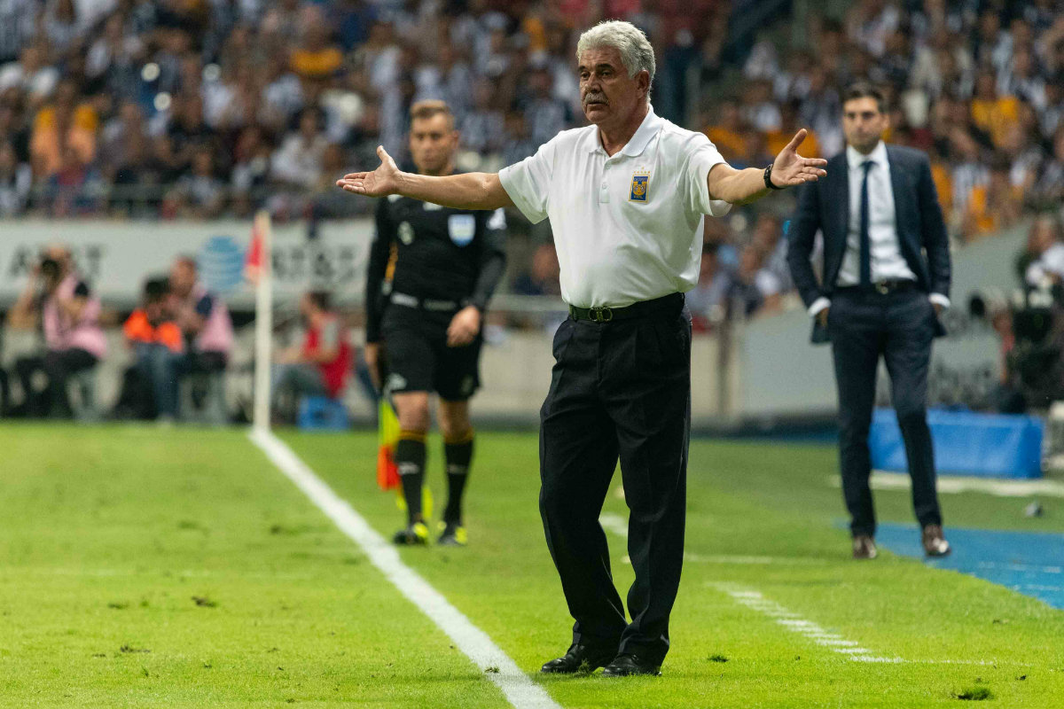 Para Ricardo Ferretti, la cancha de Monterrey “es un cochinero” (imago7)
