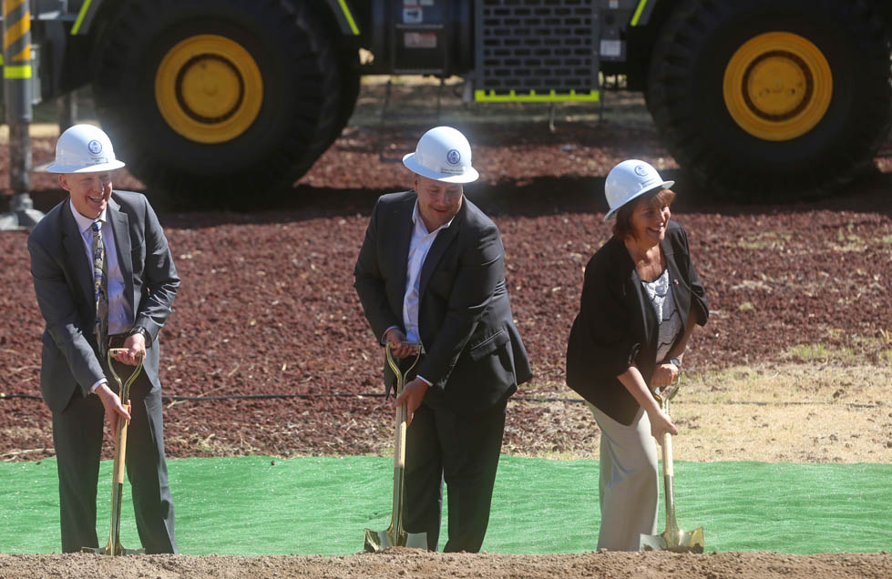 Colocan primera piedra de Nuevo Consulado estadunidense en Guadalajara (Fernando Carranza).