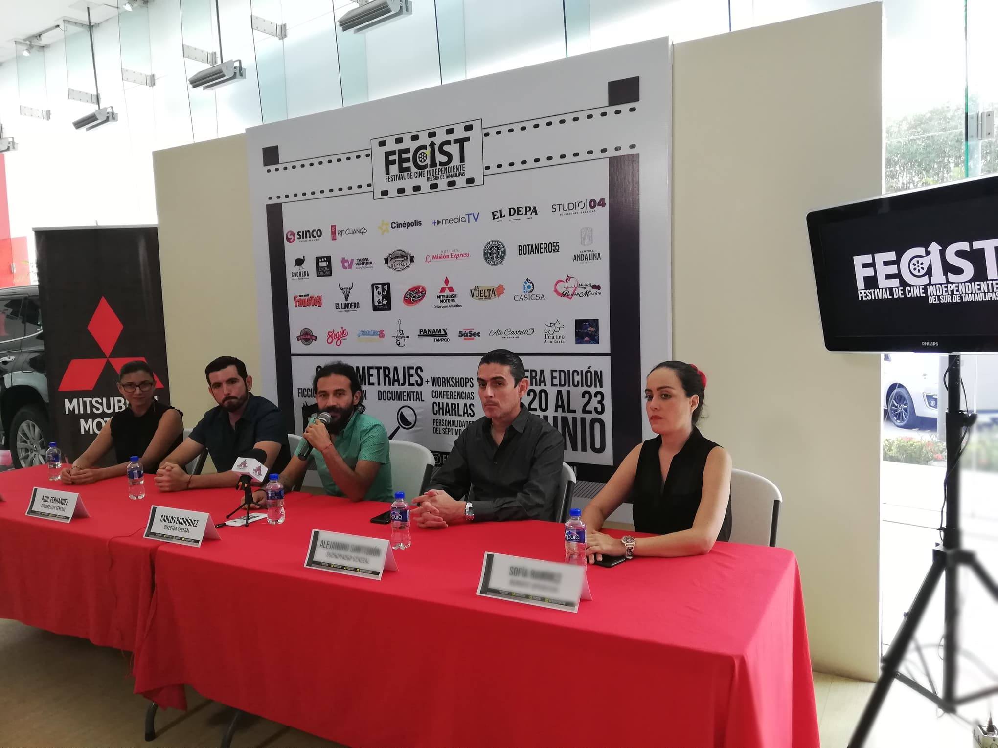 En rueda de prensa informan sobre festival de cine.
