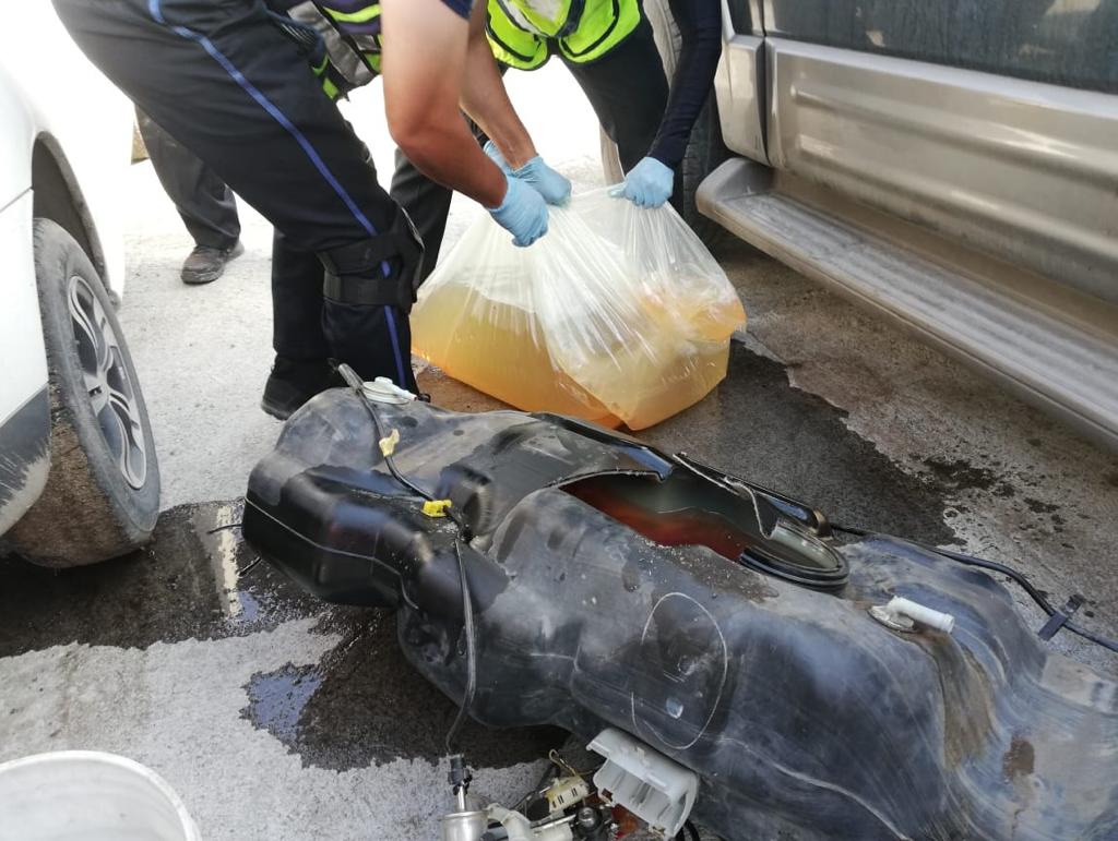 Dos mujeres fueron detenidas luego de que trajeran metanfetamina líquida en su coche. (Especial)
