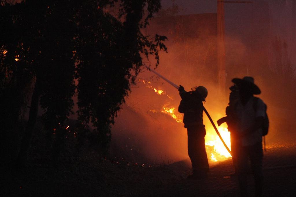 Protección Civil Zapopan indicó que el fuego está en algunas zonas a 10 metros de viviendas, sin embargo, aún hay "amplio" margen para la contención d